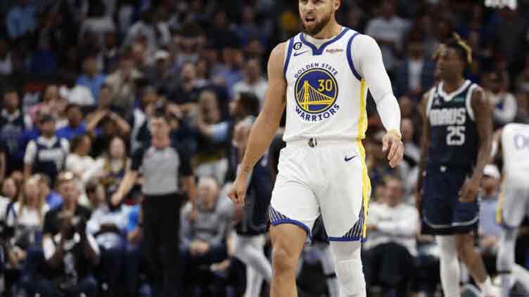 Warriors win as Mavs cry foul, Morant impresses on return