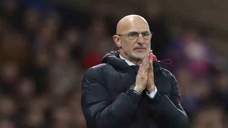 De la Fuente under pressure early as Spain's new coach