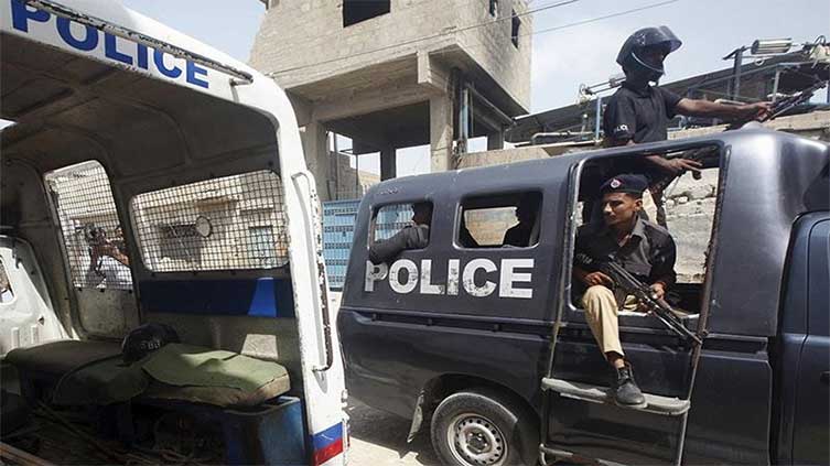 Police arrests a dacoit in an alleged encounter 