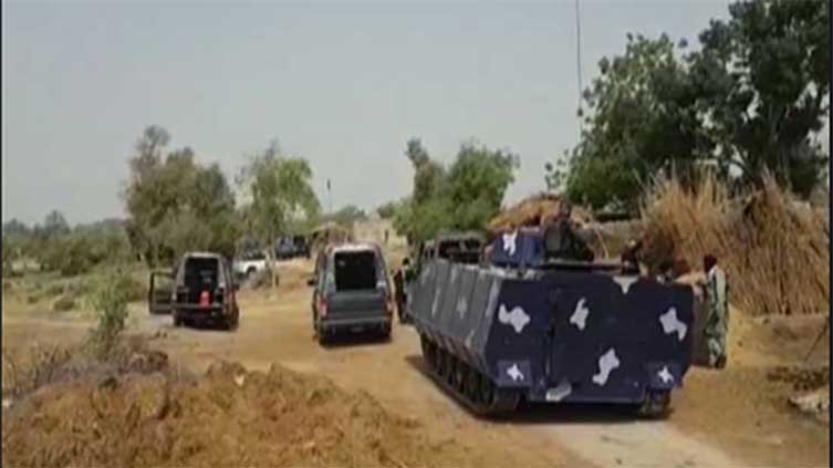 Police arrests ten suspects including two women from Kacha area of Shikarpur