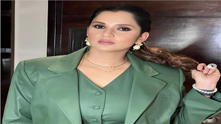 Sania Mirza shocks fans with her stunning new look!