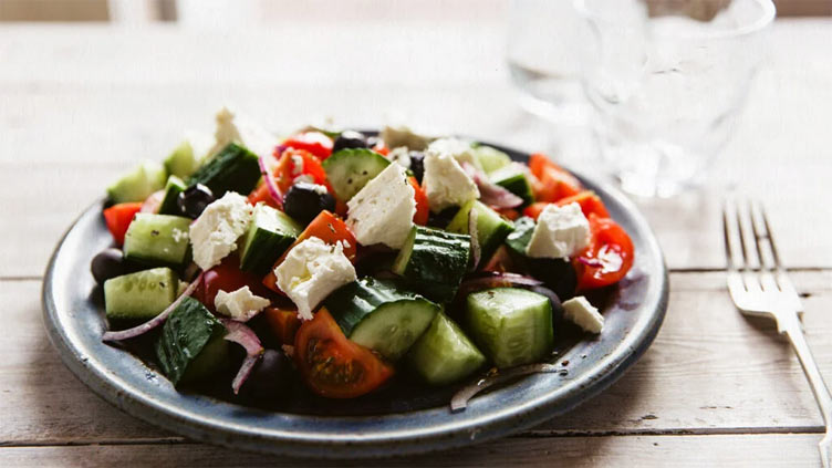 Following a Mediterranean diet may help decrease the risk of type 2 diabetes