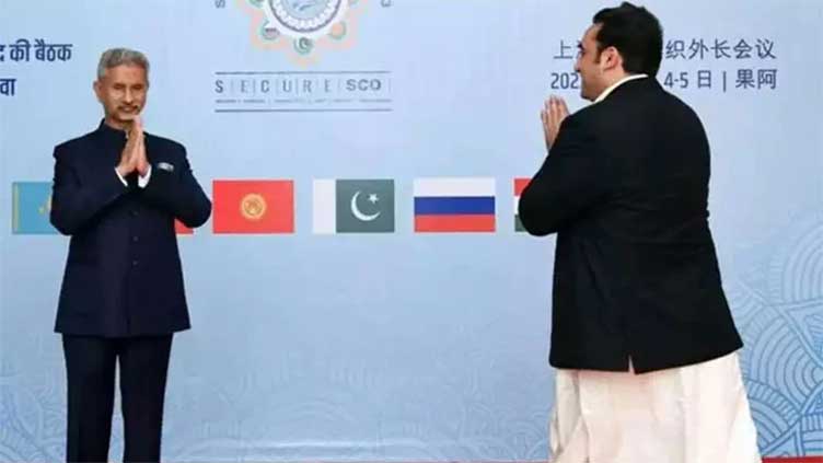Handshake or 'namaste'? Pakistani, Indian FMs' meeting sparks controversy