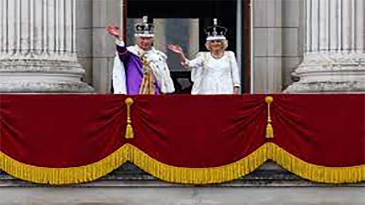 Harry does not join King Charles in balcony wave