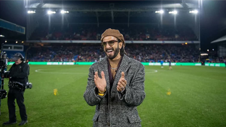 Ranveer Singh visits emirates stadium, expresses love for Arsenal FC