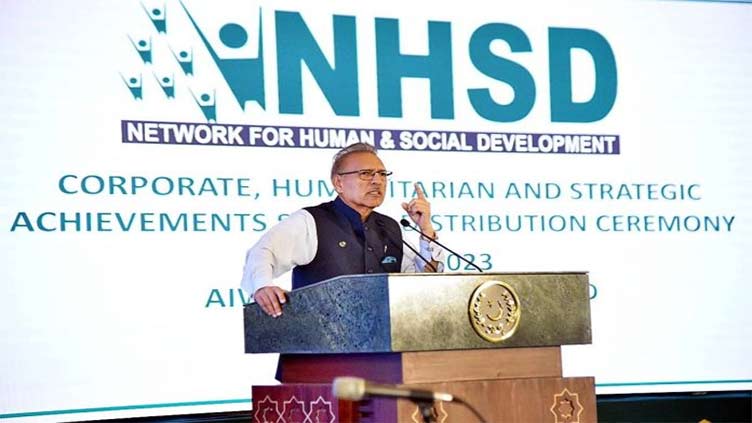 President Alvi stresses on upholding constitution for political stability