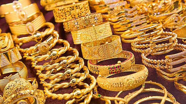 Gold price leapfrogs to historic Rs240,000 per tola amid turmoil