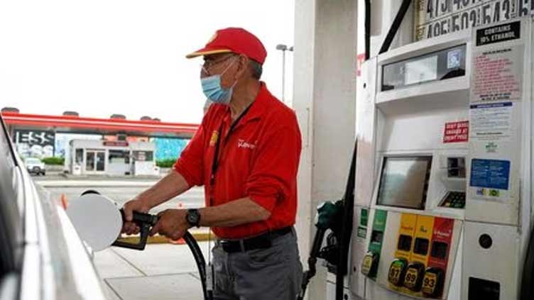 Oil prices rise on strong fuel demand data