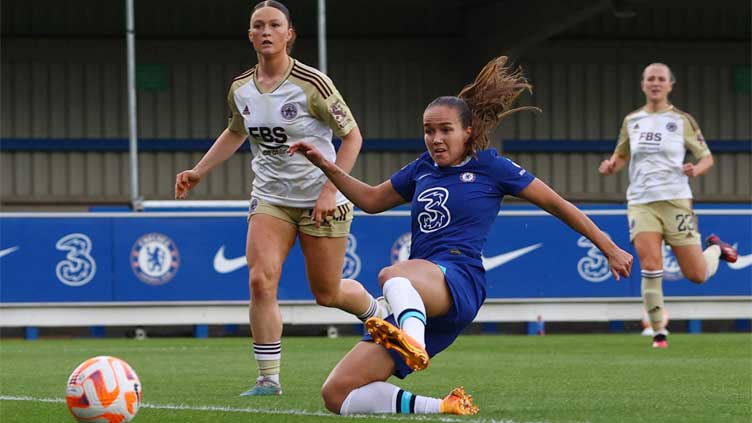 Chelsea hammer Leicester to close on Man United in WSL title race