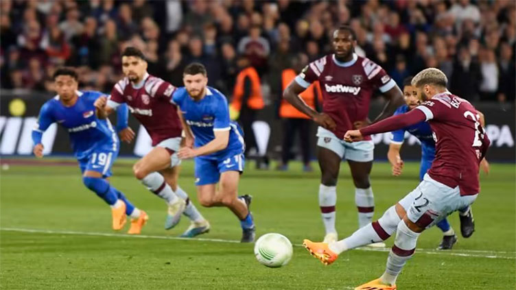 West Ham fight back to win first leg against AZ