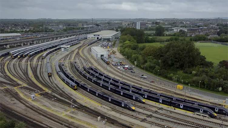 UK economy grows sluggishly in 1st quarter as double-digit inflation curbs consumers spending