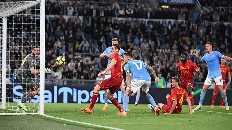 Late goal gives Lazio a 2-2 draw against Lecce