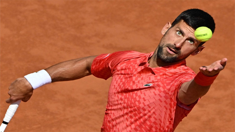 Djokovic, Swiatek into Italian Open last 16