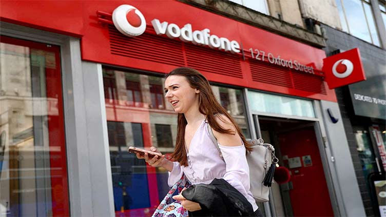Vodafone's new boss to cut 11,000 jobs as cash flow to fall