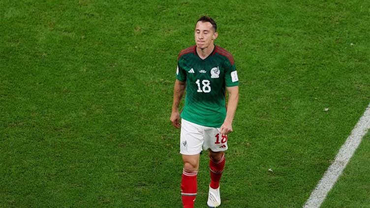 Mexico midfielder Guardado retires from international football