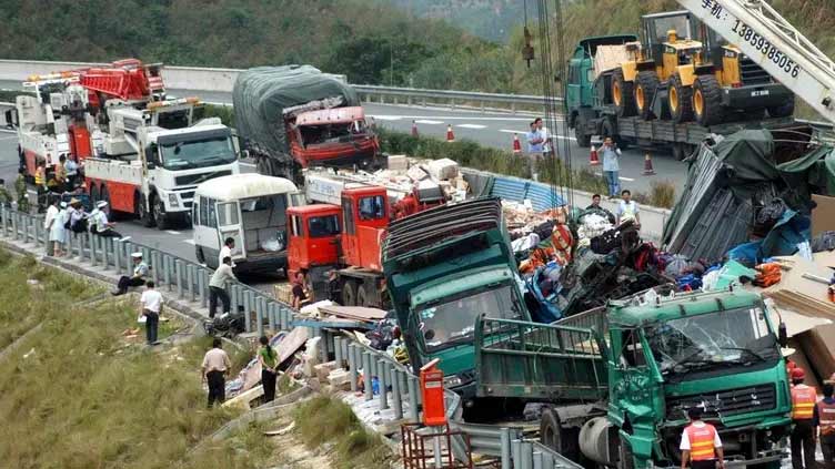 11 killed as vehicle plunges off cliff in China