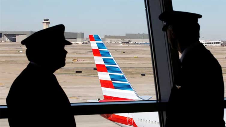 American Airlines pilots to get 21% pay raise this year in tentative contract