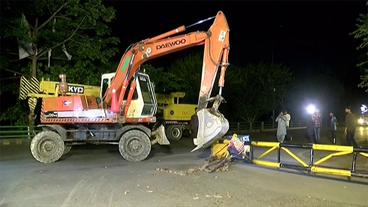 Operation to remove encroachments from Zaman Park undertaken