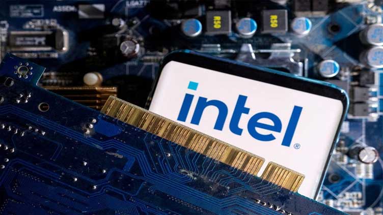 Intel gives details on future AI chips as it shifts strategy