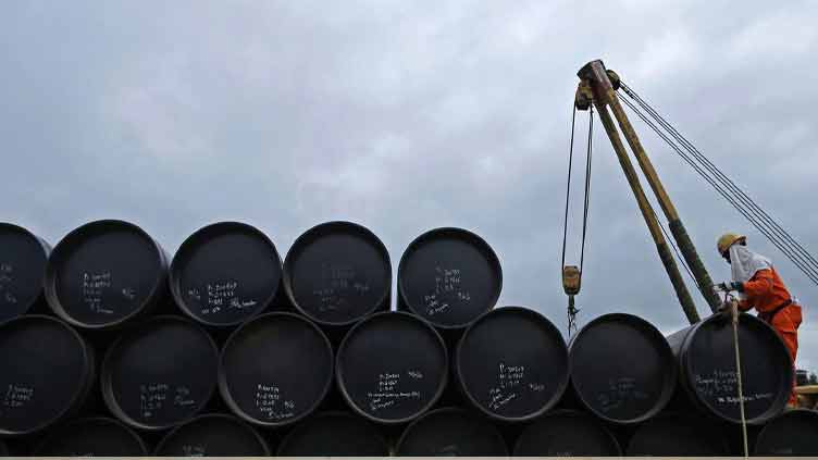 Pakistan posts 18pc drop in petroleum imports in 10MFY23