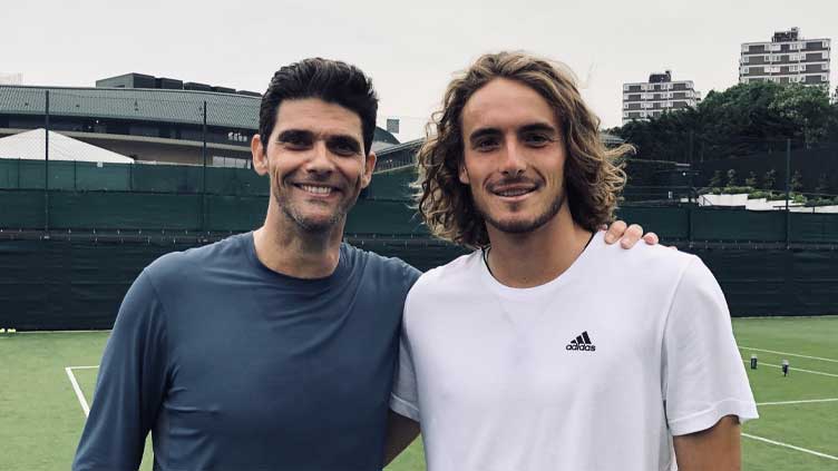 Tsitsipas splits with Philippoussis days before French Open