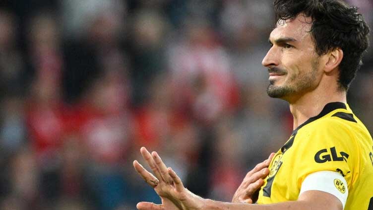 Dortmund veteran Hummels extends deal to 2024