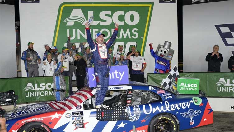 Justin Allgaier gets breakthrough Xfinity win at Charlotte