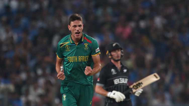 South Africa crush New Zealand by 190 runs