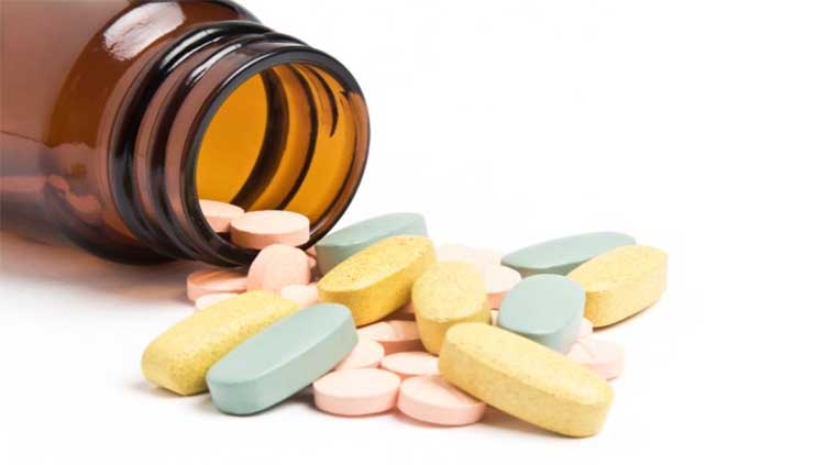 Multivitamins could increase risk of cancer by 30pc: expert warns