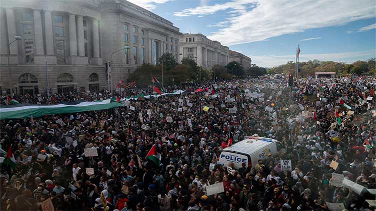 Thousands march in Washington, London, Paris and Berlin for Palestinians