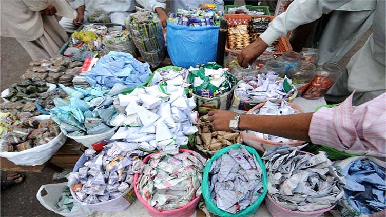 Three arrested in Karachi tobacco mafia raid