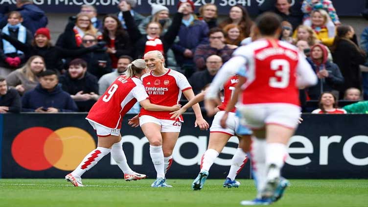 Keating error gifts Arsenal 2-1 WSL win over Man City