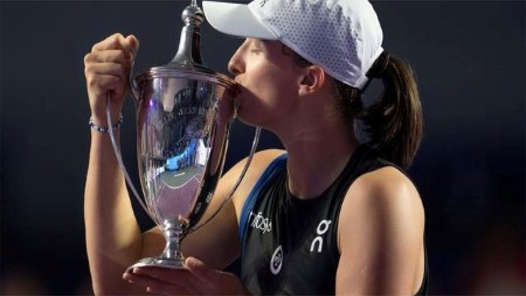 Swiatek wins WTA Finals, regains world number one ranking