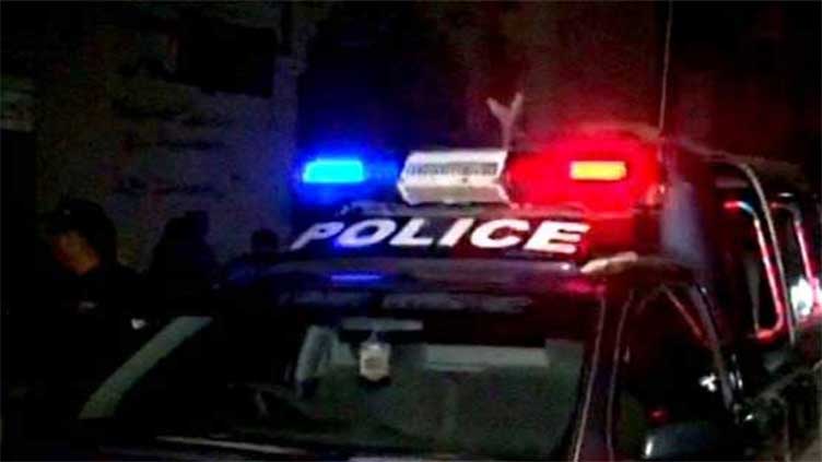 Robber killed, another injured after 'encounters' in Karachi, Larkana