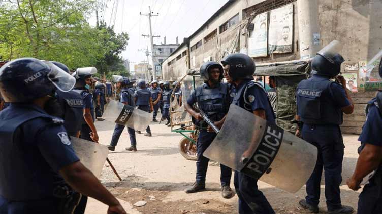 Bangladesh police fire tear gas at protesting garment workers