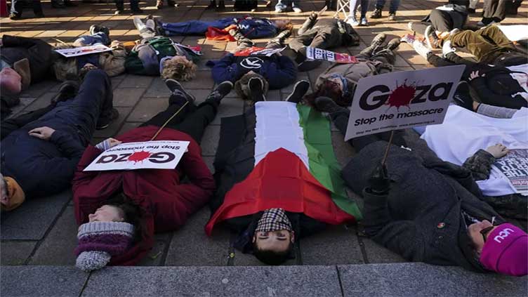 London pro-Palestinian march passes off peacefully but police clash with far-right protesters