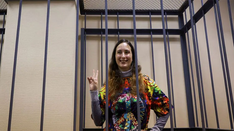 Lawyer asks judge to acquit Russian artist over 'crime-free' anti-war price tag protest
