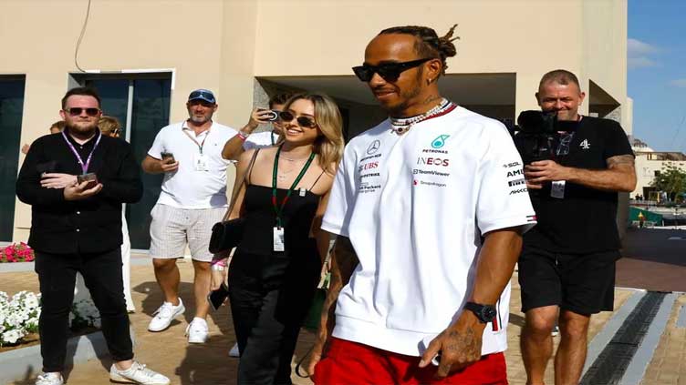 Hamilton denies Red Bull talks, accuses Horner of 'stirring'