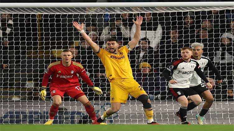 Willian's penalty double earns Fulham 3-2 win over Wolves