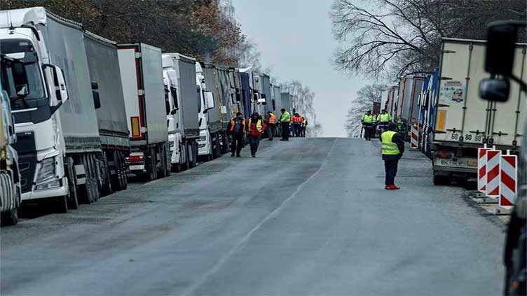 Polish truckers start round-the-clock blockade of fourth Ukrainian border crossing