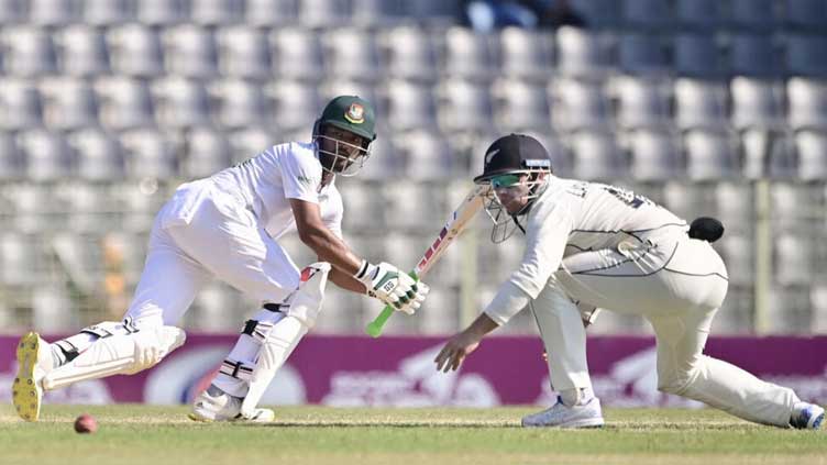 Najmul, Mominul lead Bangladesh fightback against New Zealand