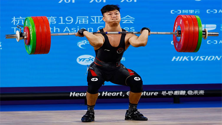 China's divers delight, Abdullah sets weightlifting world record