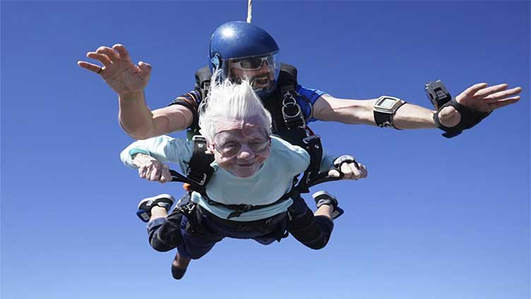 104-year-old Chicago woman dies days after making a skydive that could put her in the record books