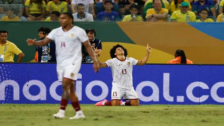 Bello stunner helps Venezuela hold Brazil, Argentina beat Paraguay