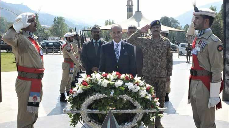 OIC envoy on Kashmir visits LoC; supports Pakistan's stance