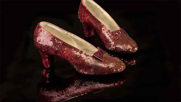 US man pleads guilty to theft of 'Wizard of Oz' slippers