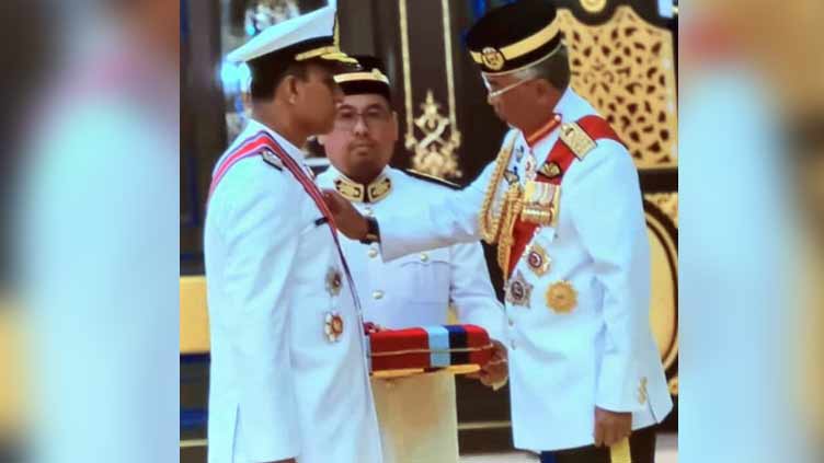 Pakistan Navy's former chief conferred with honorary award of Malaysian Armed Forces