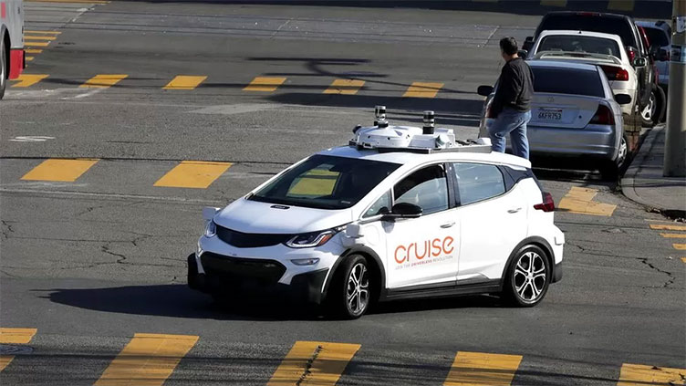 Self-driving cars investigated after two accidents