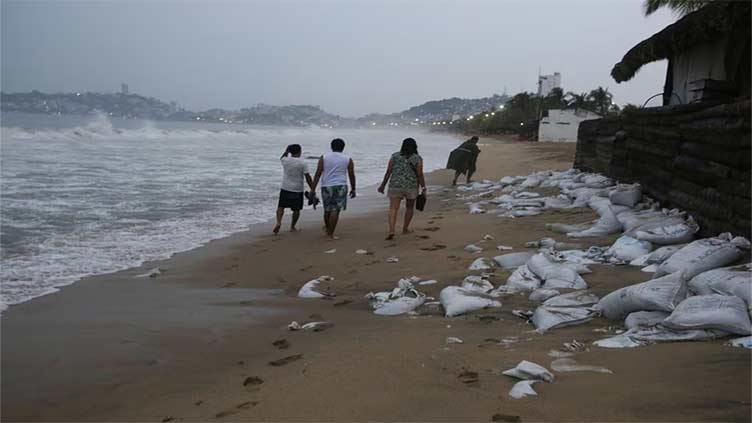 Hurricane Otis barrels toward Mexico's Acapulco as Category 5 storm