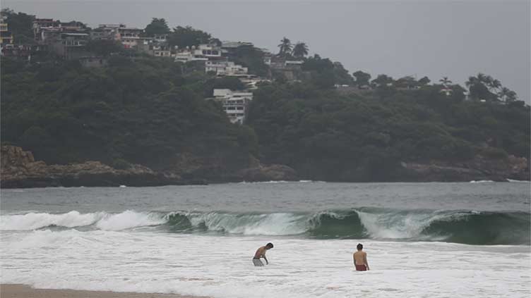 Hurricane Otis slams Mexico's Pacific coast, Acapulco on 'maximum alert'